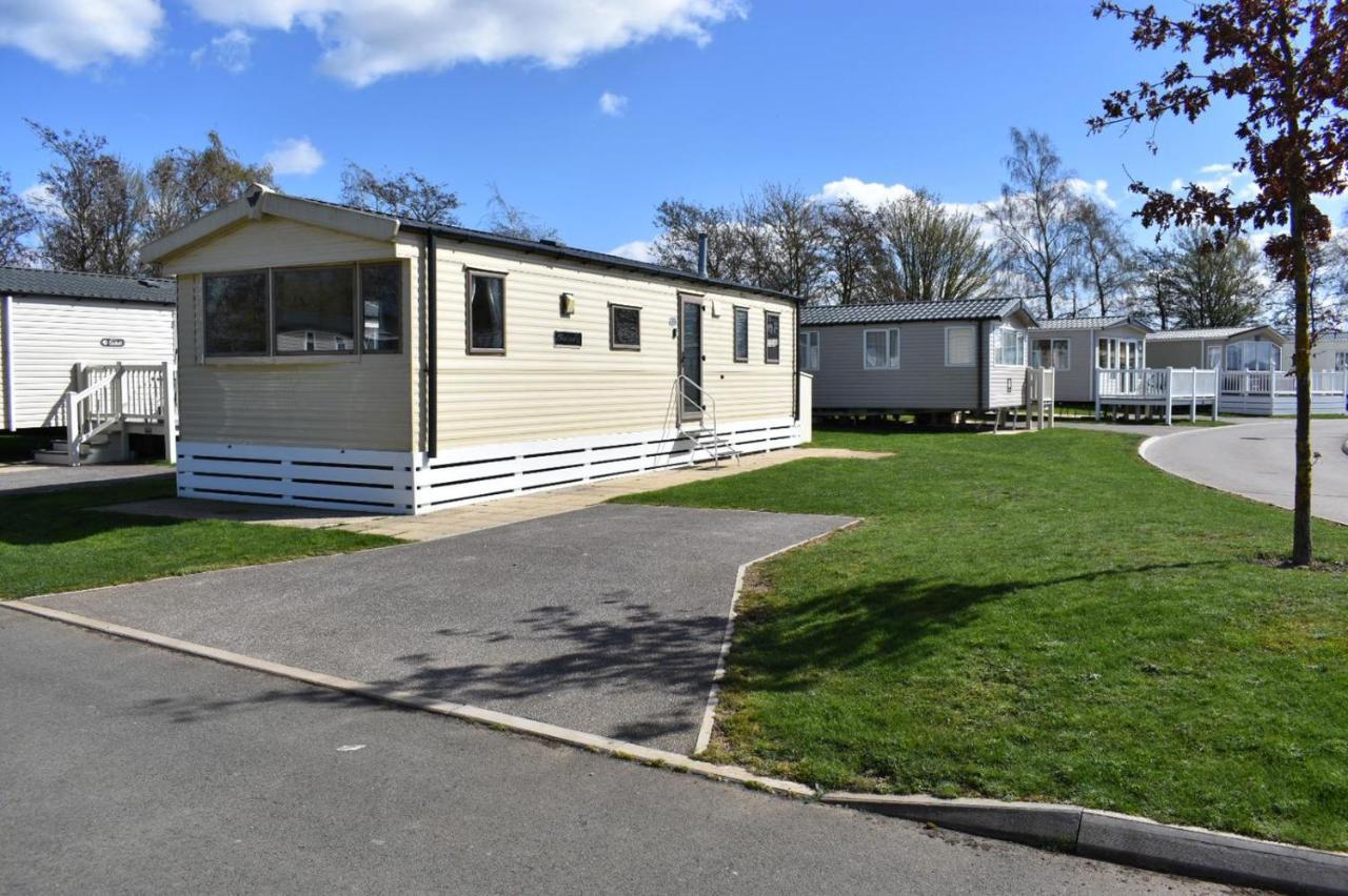 The Salsa Attractive Accomodation At Tattershall Lakes Exterior photo